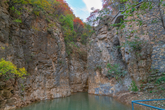 潭溪山秋景
