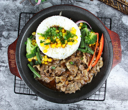 黑胡椒牛肉饭