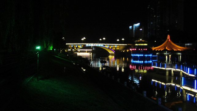 桥夜景