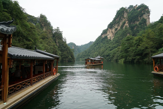张家界宝峰湖的景色