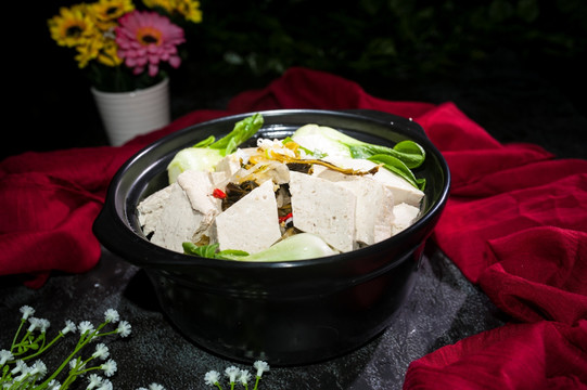 砂锅酸菜烩豆腐