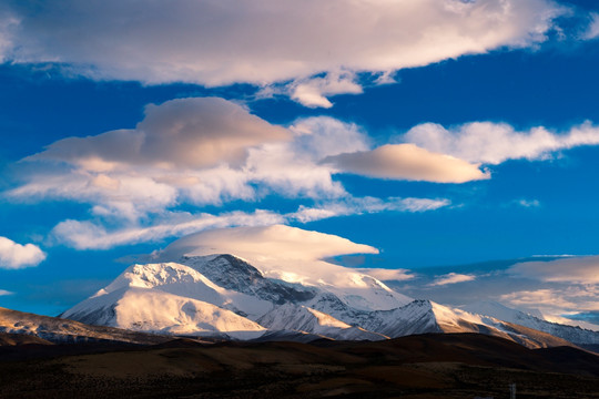 纳木那尼雪山