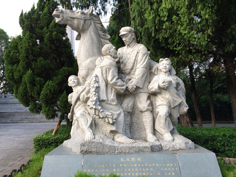 革命烈士陵园雕像