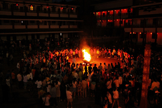 篝火晚会