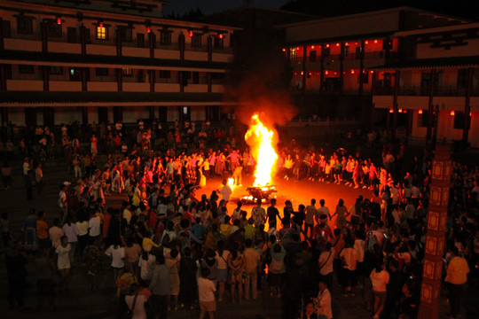 篝火晚会