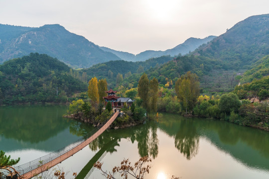 山水画淄博云水瑶景区秋天风景