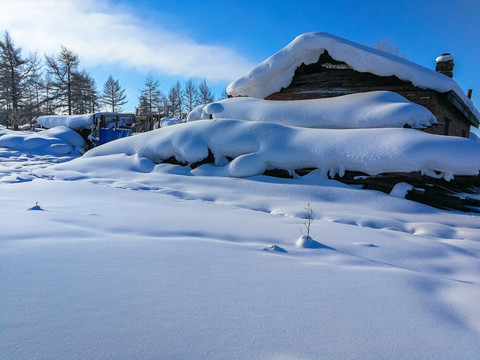 冬季大雪民房