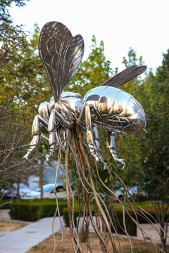 798艺术区雕塑蜜蜂