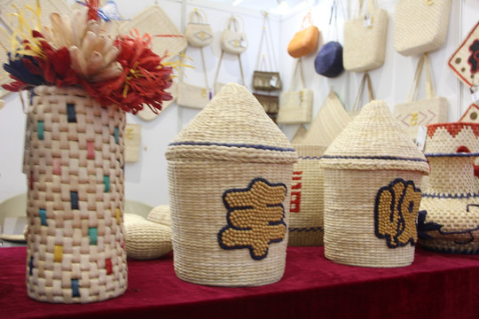 玉米皮编织工艺品