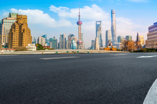 上海沥青路面和高楼大厦建筑群