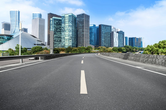 杭州现代金融区和柏油高速公路