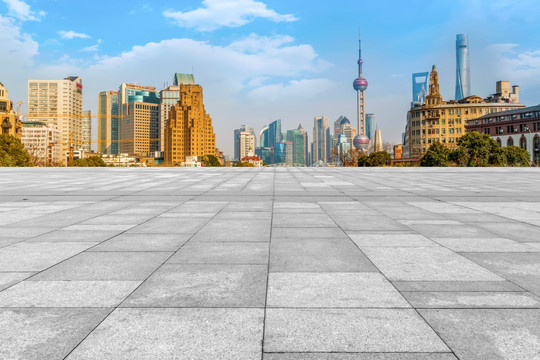 上海现代建筑和地砖路面天际线
