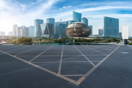 道路地面和杭州钱江新城建筑群