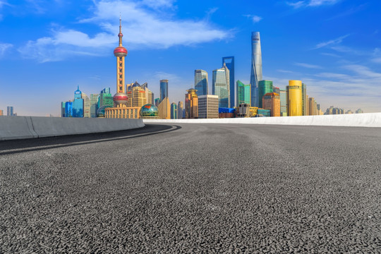 地面划线和上海现代高端建筑群