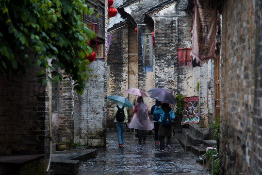 黄姚古镇雨天