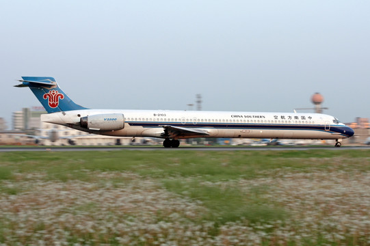 中国南方航空麦道飞机起飞