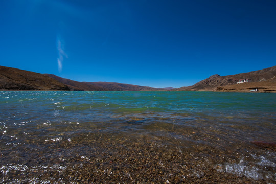 西藏拉孜县的一个双色湖033