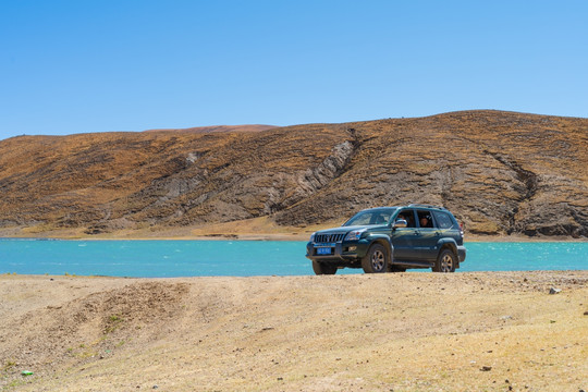 西藏拉孜县的一个双色湖047