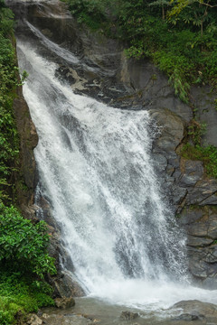 瀑布特写