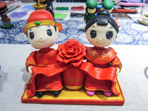 中式婚礼泥塑