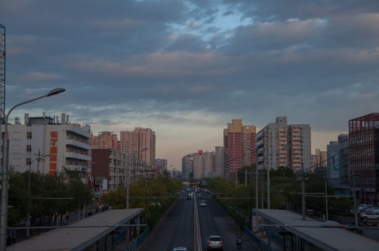 城市夕阳