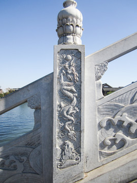 石桥雕刻龙纹