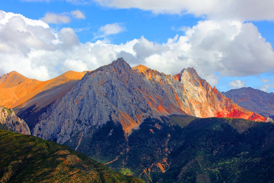 业拉山风光