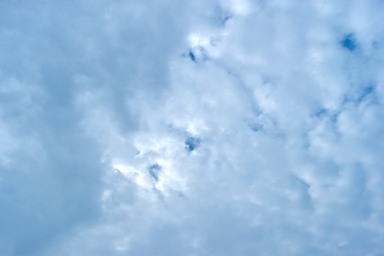 多云阴天