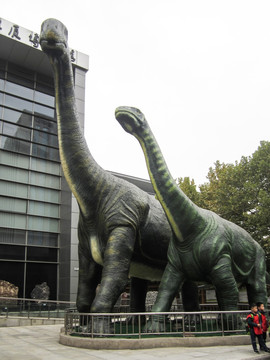 恐龙雕像