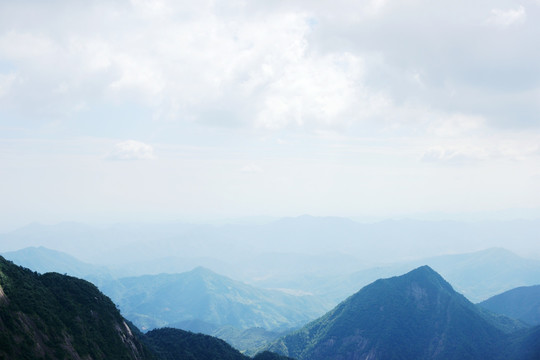 山峰和云海