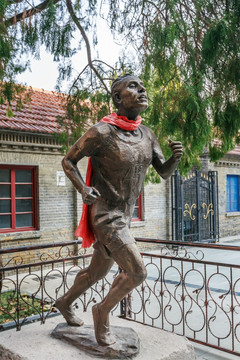 乐道院关押的前奥运冠军塑像