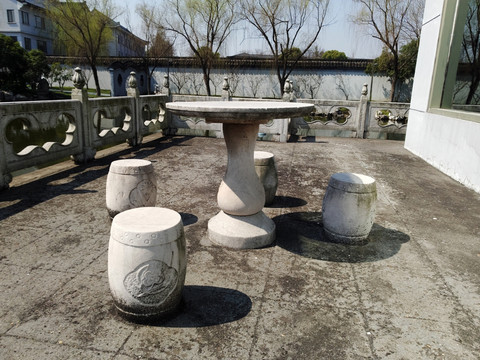 石桌椅