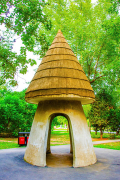 公园园锥体顶园台体蘑菇形建筑