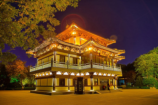 大明湖景区建筑夜景