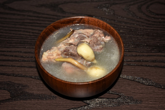 茨菇尾骨