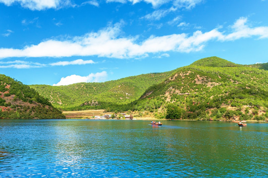 泸沽湖湖水