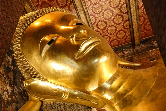 泰国曼谷卧佛寺金佛