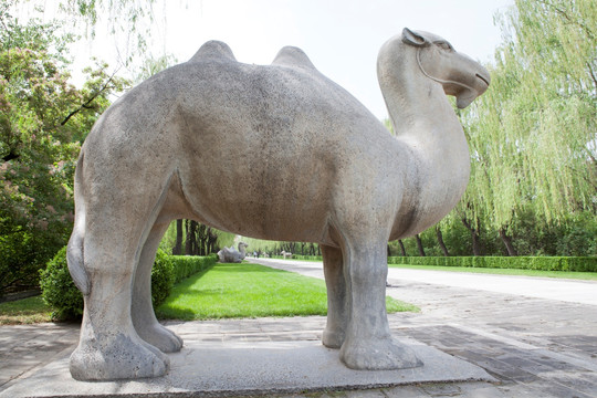 北京十三陵神道石像生