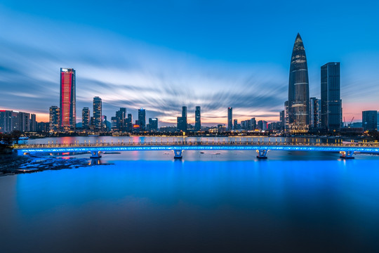 深圳后海金融区的夜景