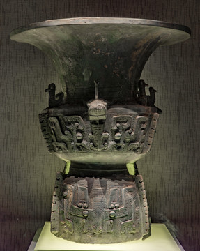 三星堆青铜尊