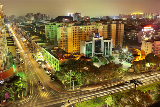 东莞十字路口夜景