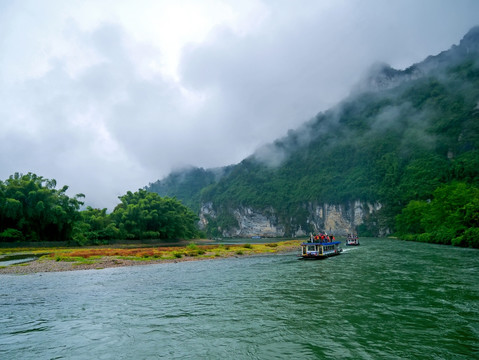 广西桂林漓江溪流风光