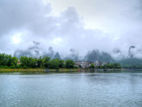 桂林阳朔漓江沿岸风光