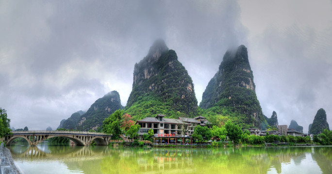 桂林阳朔遇龙河全景