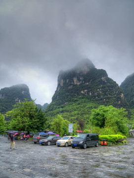 桂林阳朔遇龙河景区停车场