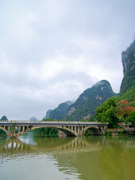 桂林阳朔遇龙河石拱桥