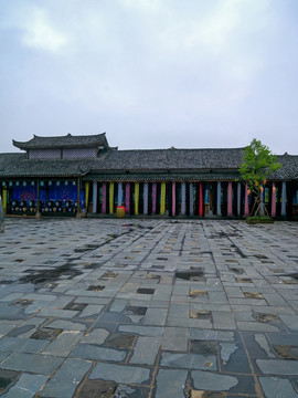 桂林侗情水庄迎宾广场民俗长廊