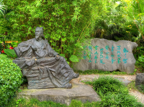 桂林訾洲岛古代名人雕像