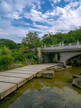 桂林訾洲岛石拱桥石阶
