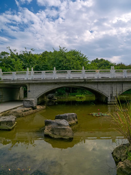 桂林訾洲岛石拱桥